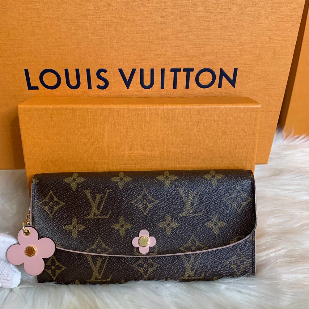 💎✨Beautiful✨💎 Limited Edition Emilie Wallet – A True Statement of Elega